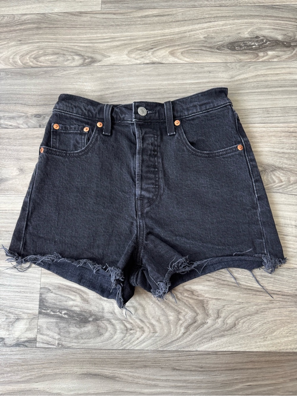 Levi's Ribcage Shorts Button Fly in Black Size 25